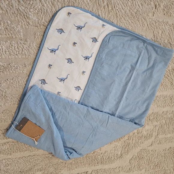NEW Kyte Baby - Dinosaur Print Blue Baby Blanket in Jurassic 1.0 - Picture 4 of 5